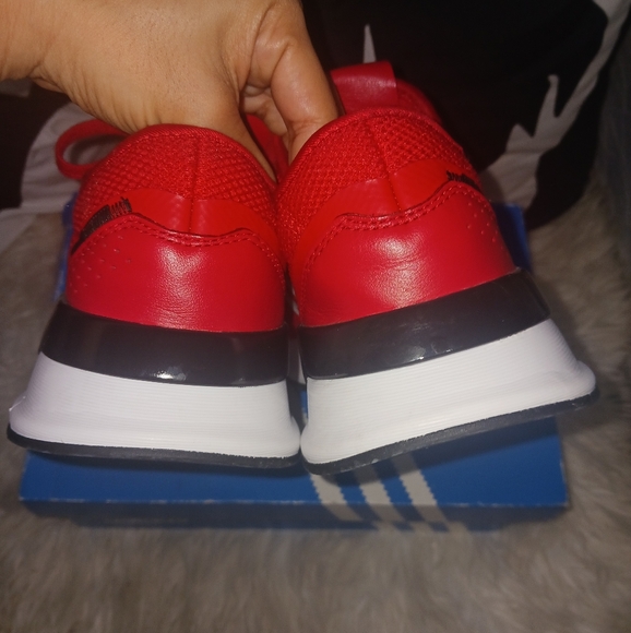 ❤️Adidas❤️ Kids Red & white sneakers - Picture 7 of 13